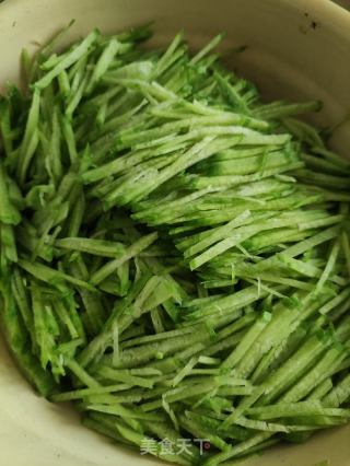 青萝卜豆腐肉末汤的做法步骤：1