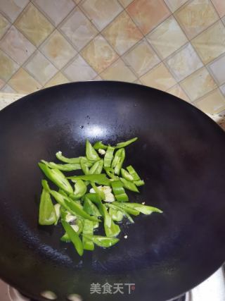 腊肠炒土豆丝的做法步骤：2