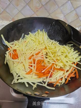 腊肠炒土豆丝的做法步骤：7
