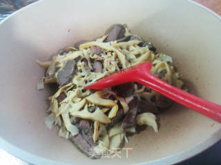 牛肉炒竹笋的做法步骤：3