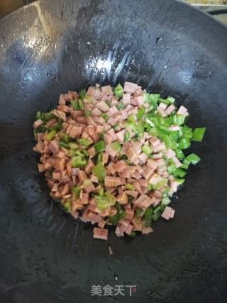 什锦炒饭的做法步骤：4