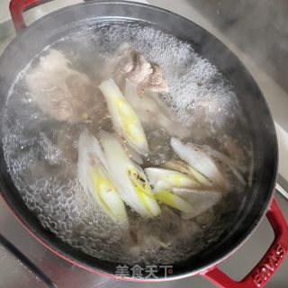 清炖萝卜羊肉汤的做法步骤：5