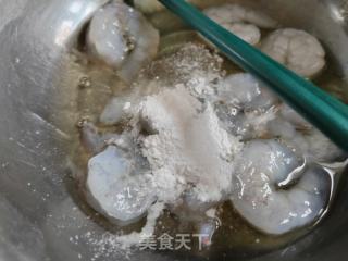 芹菜炒虾仁的做法步骤：1