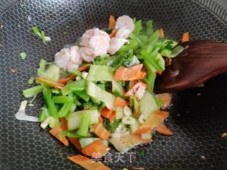 芹菜炒虾仁的做法步骤：6