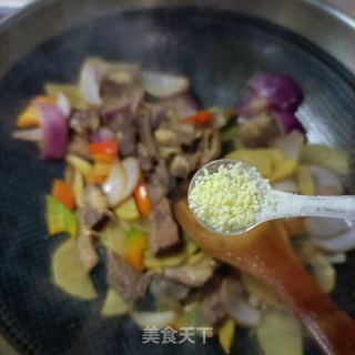 洋葱土豆炒驴肉的做法步骤：16