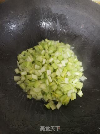 芹菜炒牛肉的做法步骤：5