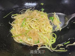 白萝卜丝炒粉丝的做法步骤：5