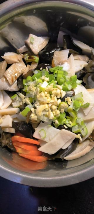 杏鲍菇拌木耳的做法步骤：5