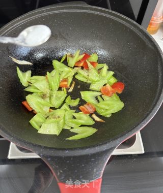素炒西芹的做法步骤：7