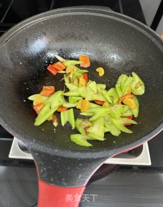 素炒西芹的做法步骤：9