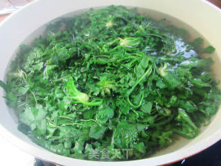 荠菜肉馅大馄饨的做法步骤：4