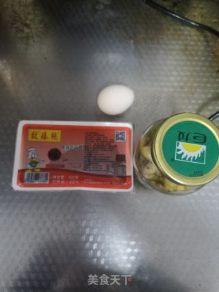 酸辣鸭血鸡蛋汤的做法步骤：1