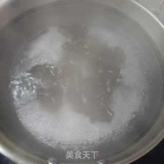 驴肉木耳炒西芹的做法步骤：7
