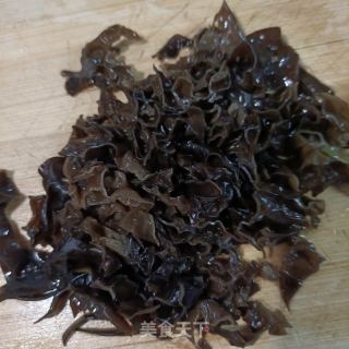 驴肉木耳炒西芹的做法步骤：8