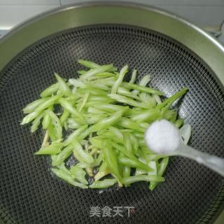 驴肉木耳炒西芹的做法步骤：12