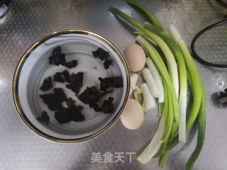 葱烧鸡蛋的做法步骤：1