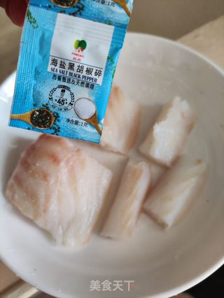 黑椒蒜蓉蒸鳕鱼的做法步骤：3