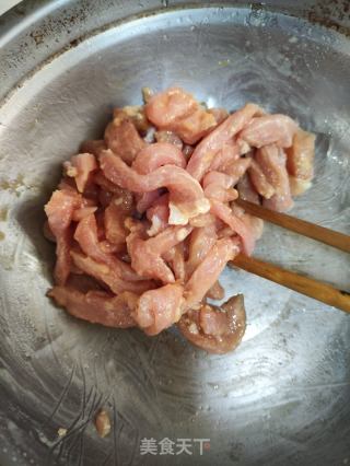 蕃茄肉丝荷包蛋煮黄米糕的做法步骤：2