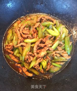 芹菜炒肉的做法步骤：6