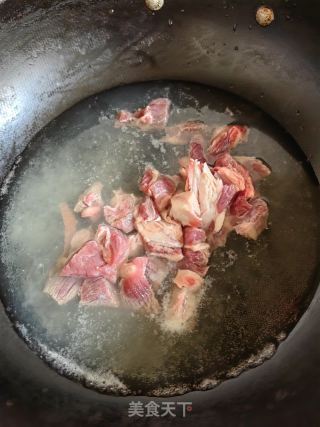 方竹笋烧牛肉的做法步骤：3