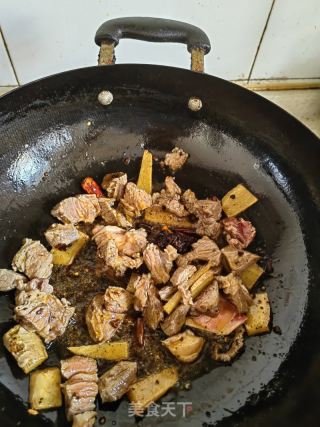 方竹笋烧牛肉的做法步骤：7