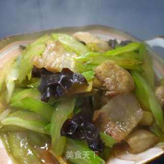 简易版西芹回锅肉的做法步骤：15