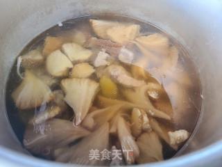 猴头菇排骨汤的做法步骤：11