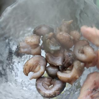西芹菜芯炒活海参的做法步骤：3