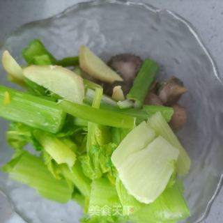 西芹菜芯炒活海参的做法步骤：8