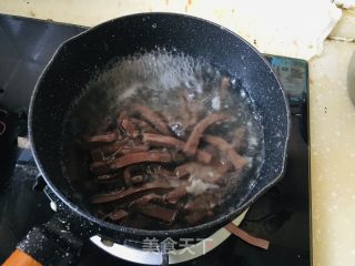 土豆粉鸭血羊汤的做法步骤：2