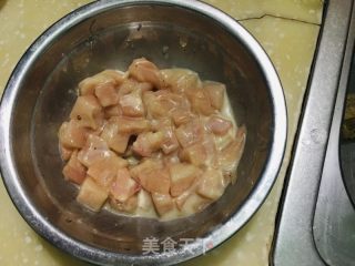 芹菜炒鸡丁的做法步骤：3