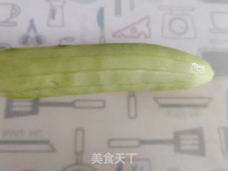 黄瓜炒虾仁的做法步骤：1