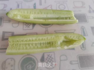 黄瓜炒虾仁的做法步骤：2