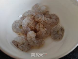 黄瓜炒虾仁的做法步骤：4