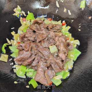 小炒牛肉的做法步骤：9
