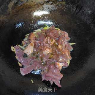 猪心炒口蘑的做法步骤：6