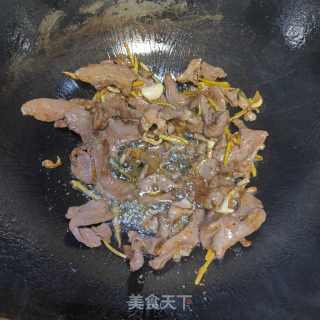 猪心炒口蘑的做法步骤：7