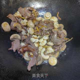 猪心炒口蘑的做法步骤：9