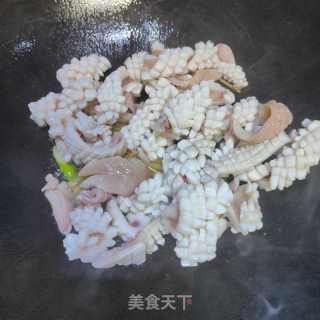 鲜鱿炒大葱的做法步骤：10
