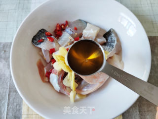 厨房小白也能轻松搞定的空炸焗鲈鱼的做法步骤：3