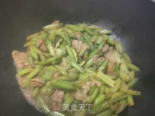 芹菜炒肉片的做法步骤：9