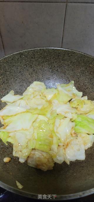 蚝油炒手撕包菜的做法步骤：7