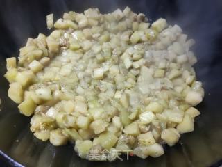 青椒虾仁炒茄丁的做法步骤：4