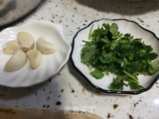 青椒虾仁炒茄丁的做法步骤：5