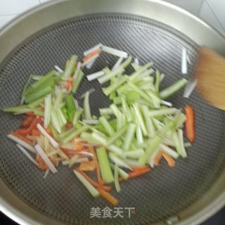 金华火腿炒西芹的做法步骤：13