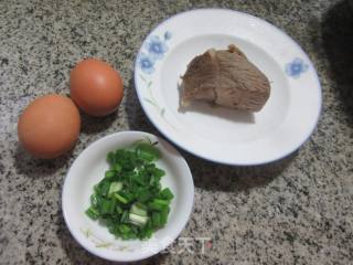 牛肉炒鸡蛋的做法步骤：1