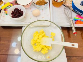 燕麦蔓越莓曲奇饼干的做法步骤：2