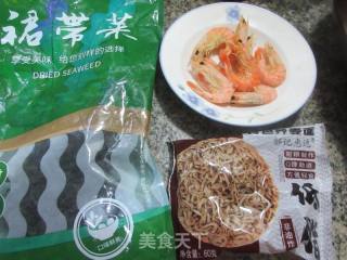 虾干裙带菜荞麦面的做法步骤：1