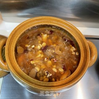 莲子芡实银耳汤的做法步骤：10