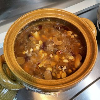 莲子芡实银耳汤的做法步骤：11